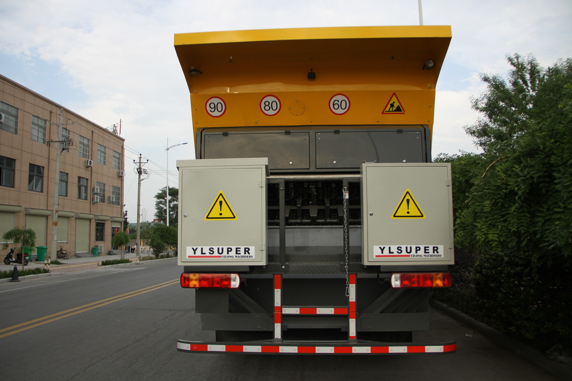 10月16日沥青企业检修损失量93.27万吨