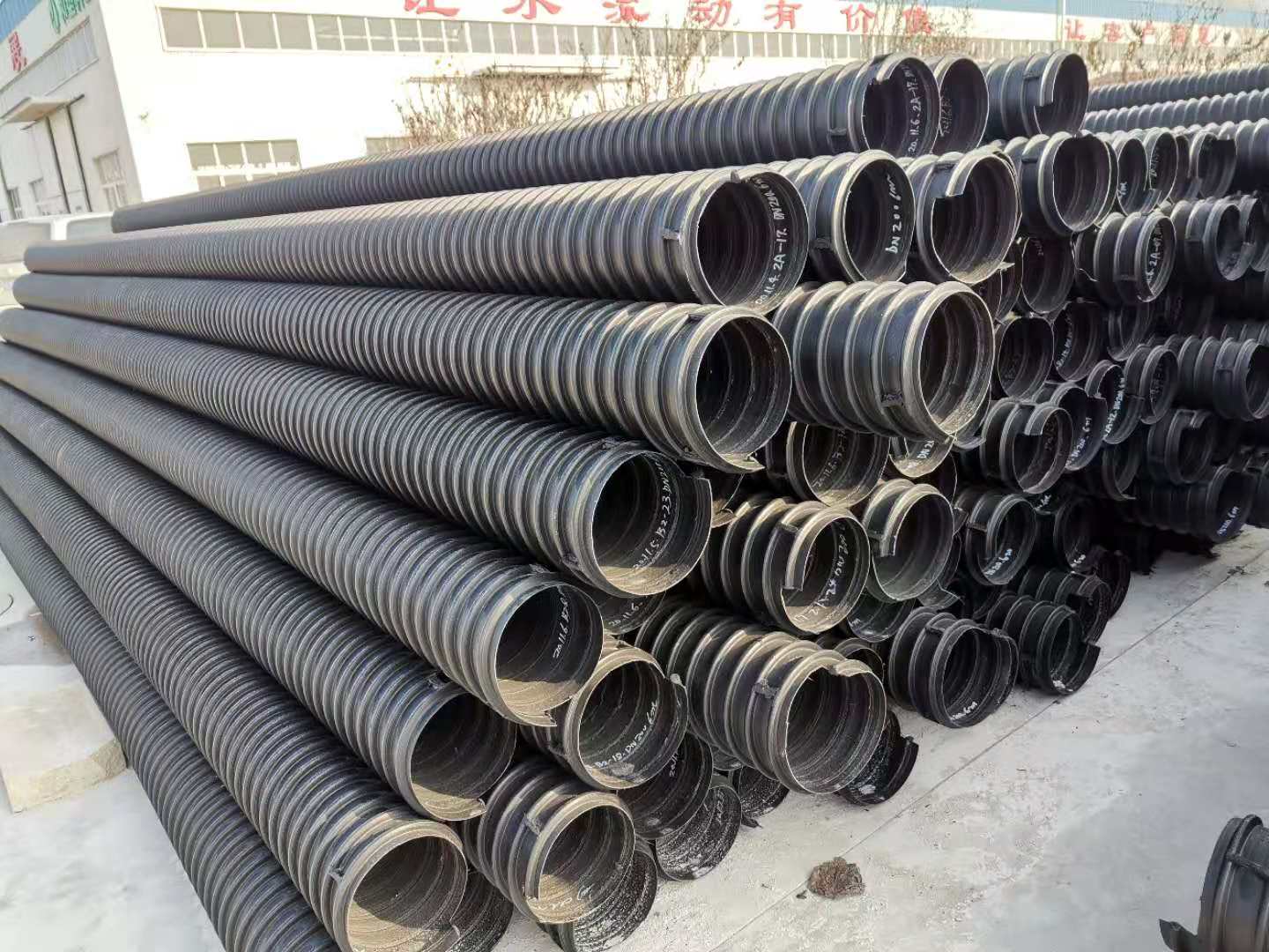 10月17日聚乙烯企业产能利用率为76.65%